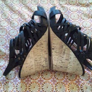 Unlisted size 10 black strap wedges